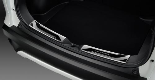 COROLLA CROSS - Ốp bậc lên xuống bảo vệ cản sau