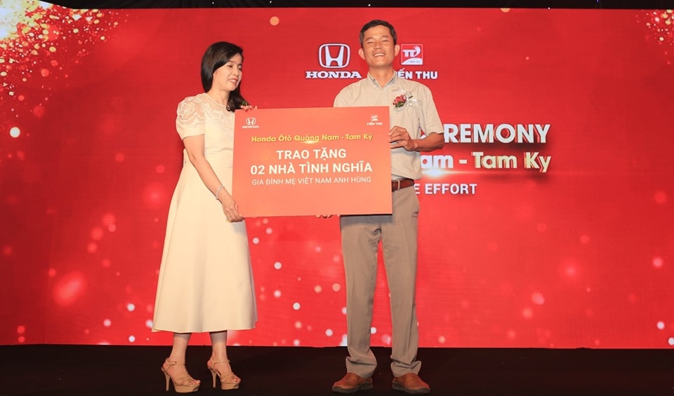 Trao tặng 2 căn nhà tình thương cho 2 gia đình Bà Mẹ Việt Nam anh hùng tại Quảng Nam